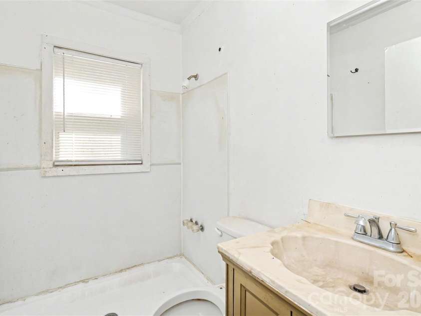 4115 Tresevant Avenue, Charlotte, NC 28208.  MLS# CAR4423929, YatesRealty ID 50676. 