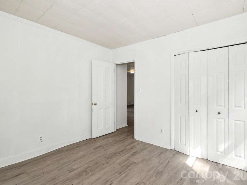 4115 Tresevant Avenue, Charlotte, NC 28208.  MLS# CAR4423929, YatesRealty ID 50676. 