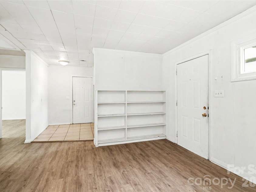 4115 Tresevant Avenue, Charlotte, NC 28208.  MLS# CAR4423929, YatesRealty ID 50676. 