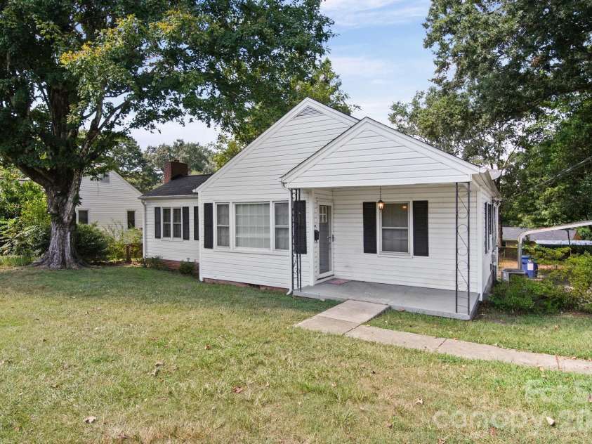 406 Sunset Drive, Stanley, NC 28164.  MLS# CAR4424220, YatesRealty ID 50678. 