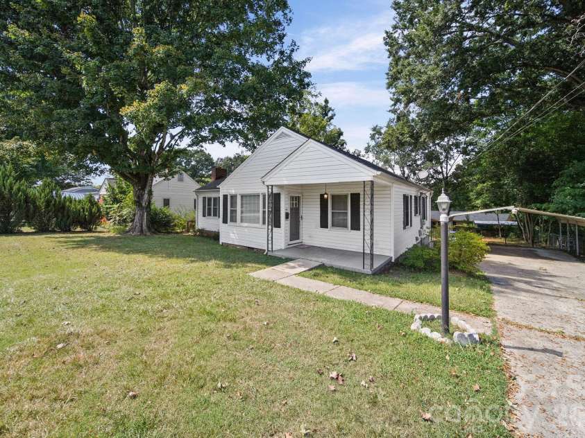 406 Sunset Drive, Stanley, NC 28164.  MLS# CAR4424220, YatesRealty ID 50678. 