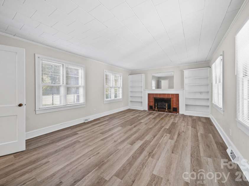 406 Sunset Drive, Stanley, NC 28164.  MLS# CAR4424220, YatesRealty ID 50678. 