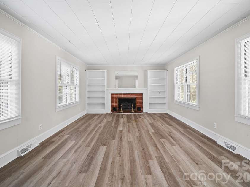 406 Sunset Drive, Stanley, NC 28164.  MLS# CAR4424220, YatesRealty ID 50678. 
