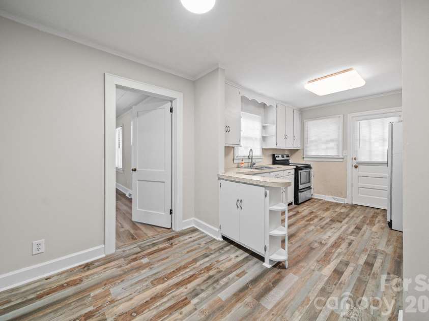 406 Sunset Drive, Stanley, NC 28164.  MLS# CAR4424220, YatesRealty ID 50678. 