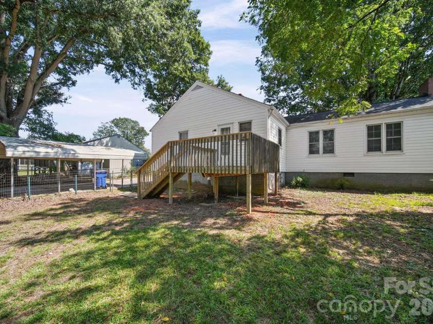 406 Sunset Drive, Stanley, NC 28164.  MLS# CAR4424220, YatesRealty ID 50678. 
