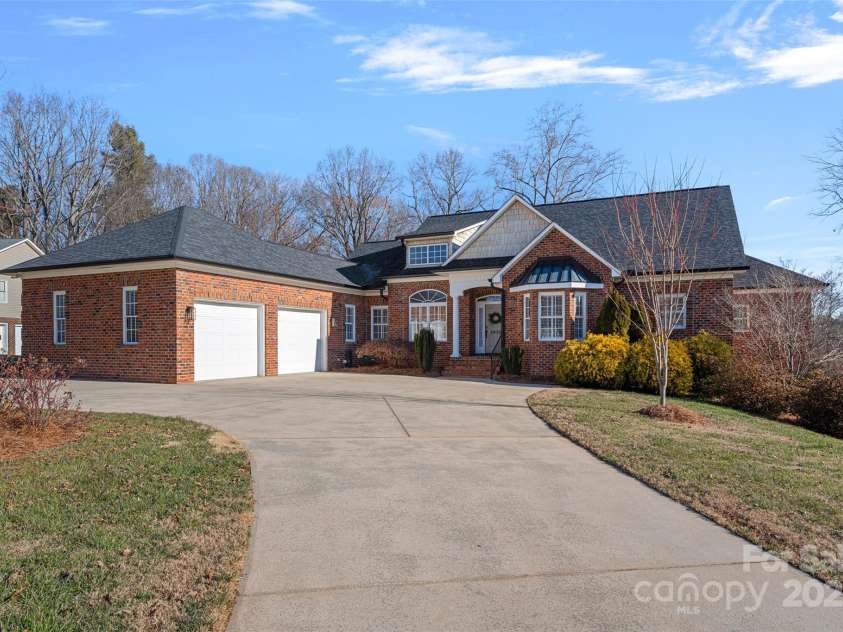 2635 Queens Drive, Lincolnton, NC 28092.  MLS# CAR4215320, YatesRealty ID 5068. 