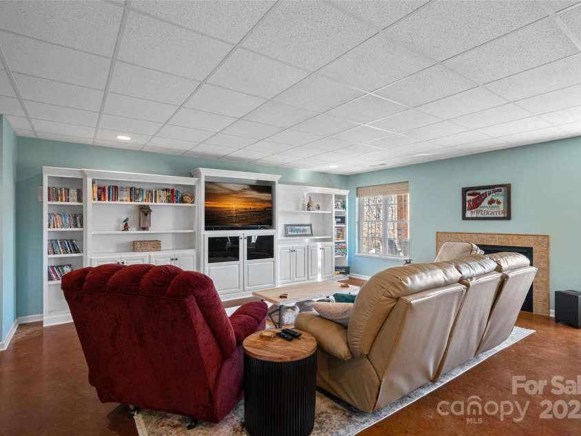 2635 Queens Drive, Lincolnton, NC 28092.  MLS# CAR4215320, YatesRealty ID 5068. 