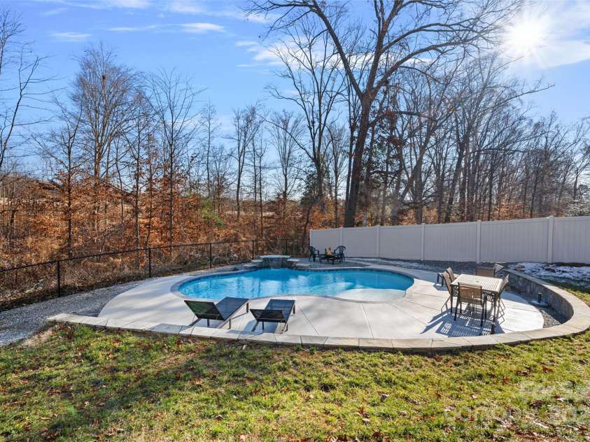 2635 Queens Drive, Lincolnton, NC 28092.  MLS# CAR4215320, YatesRealty ID 5068. 