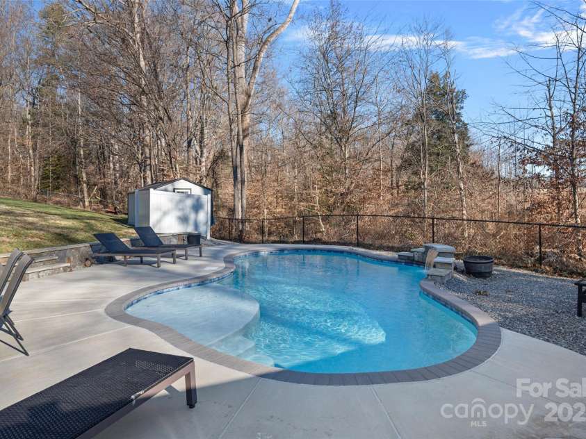 2635 Queens Drive, Lincolnton, NC 28092.  MLS# CAR4215320, YatesRealty ID 5068. 