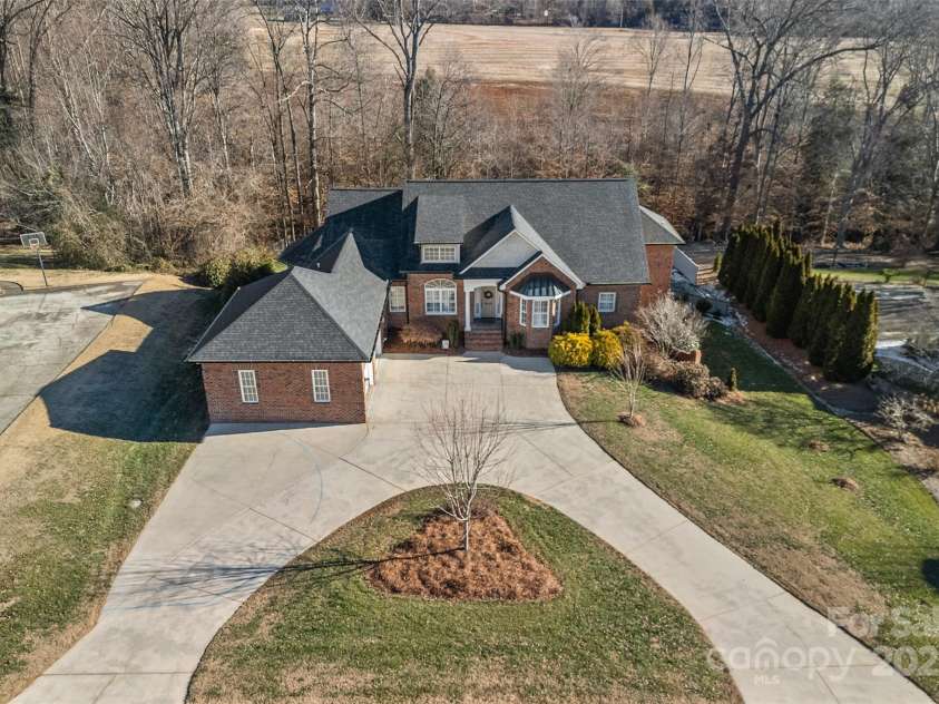 2635 Queens Drive, Lincolnton, NC 28092.  MLS# CAR4215320, YatesRealty ID 5068. 