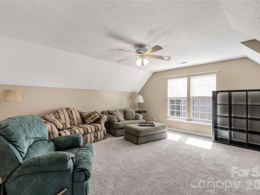 623 Cheval Drive, Fort Mill, SC 29708.  MLS# CAR4358389, YatesRealty ID 5068. Bonus Room