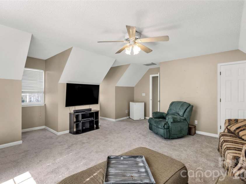 623 Cheval Drive, Fort Mill, SC 29708.  MLS# CAR4358389, YatesRealty ID 5068. Bonus Room