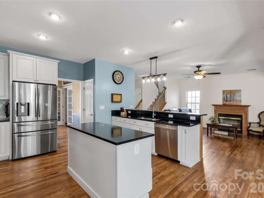 623 Cheval Drive, Fort Mill, SC 29708.  MLS# CAR4358389, YatesRealty ID 5068. Kitchen
