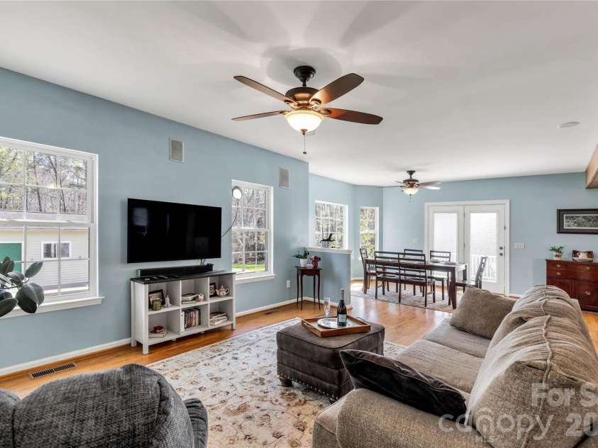 623 Cheval Drive, Fort Mill, SC 29708.  MLS# CAR4358389, YatesRealty ID 5068. Living Room