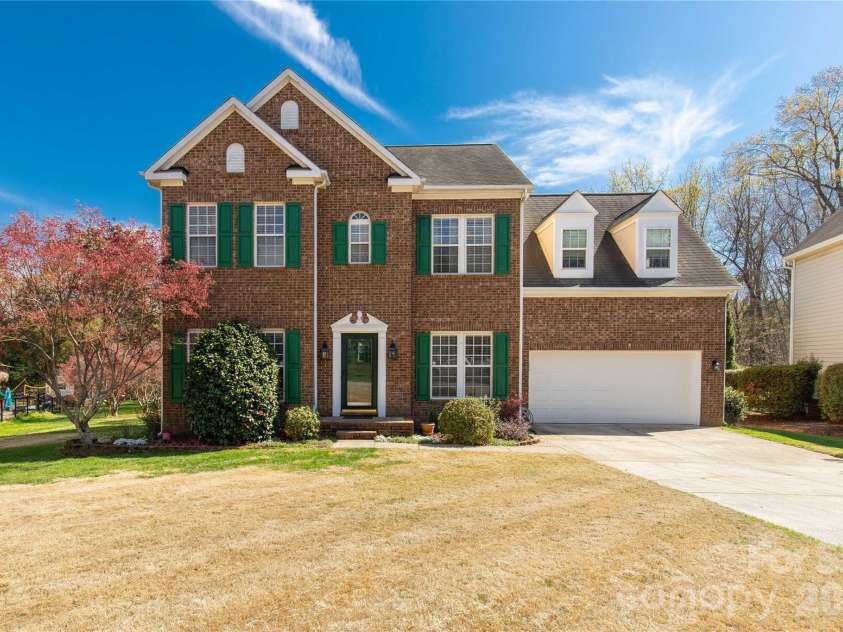 623 Cheval Drive, Fort Mill, SC 29708.  MLS# CAR4358389, YatesRealty ID 5068. Welcome Home!
