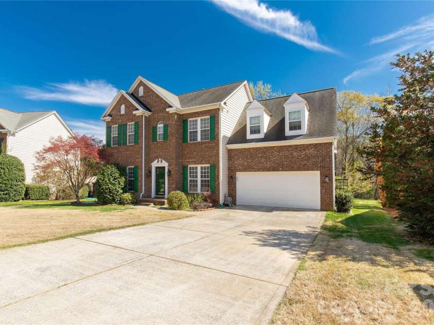 623 Cheval Drive, Fort Mill, SC 29708.  MLS# CAR4358389, YatesRealty ID 5068. Welcome Home!