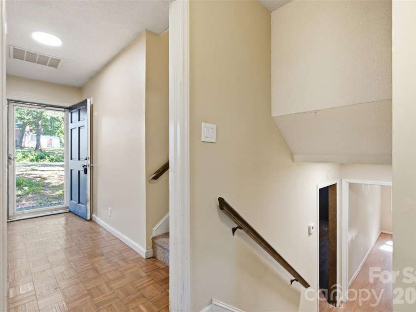 609 Old Farm Road, Statesville, NC 28625.  MLS# CAR4424264, YatesRealty ID 50680. 