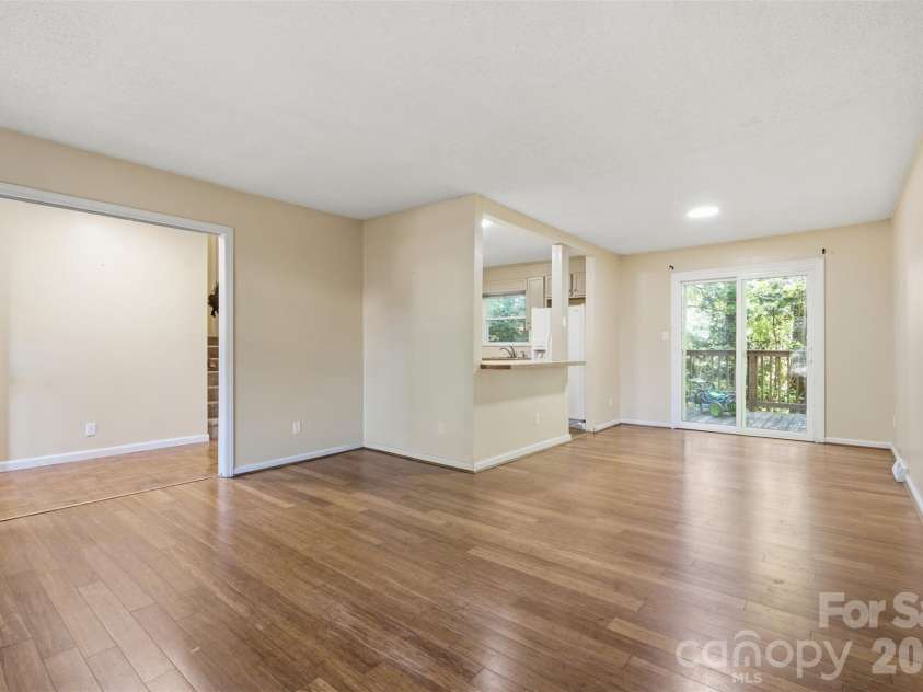 609 Old Farm Road, Statesville, NC 28625.  MLS# CAR4424264, YatesRealty ID 50680. 