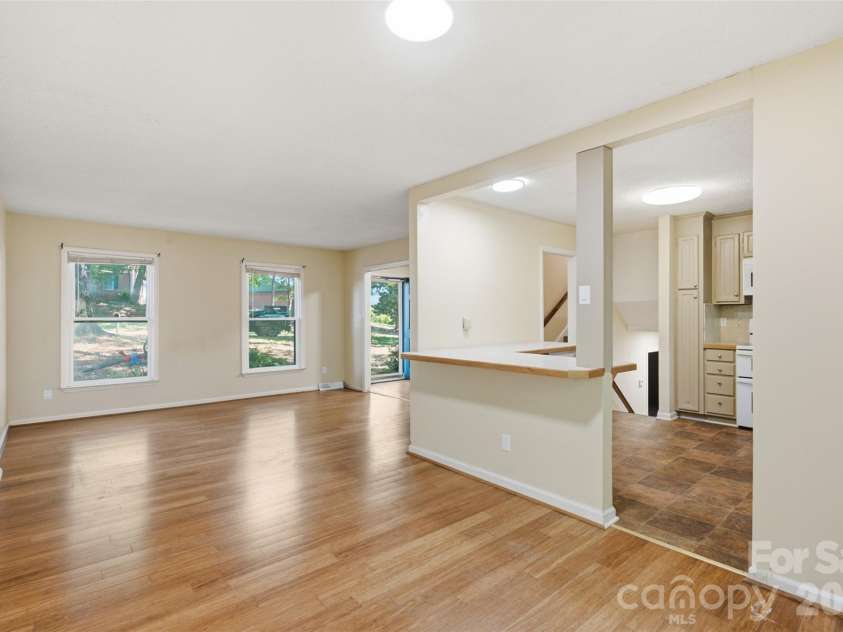 609 Old Farm Road, Statesville, NC 28625.  MLS# CAR4424264, YatesRealty ID 50680. 