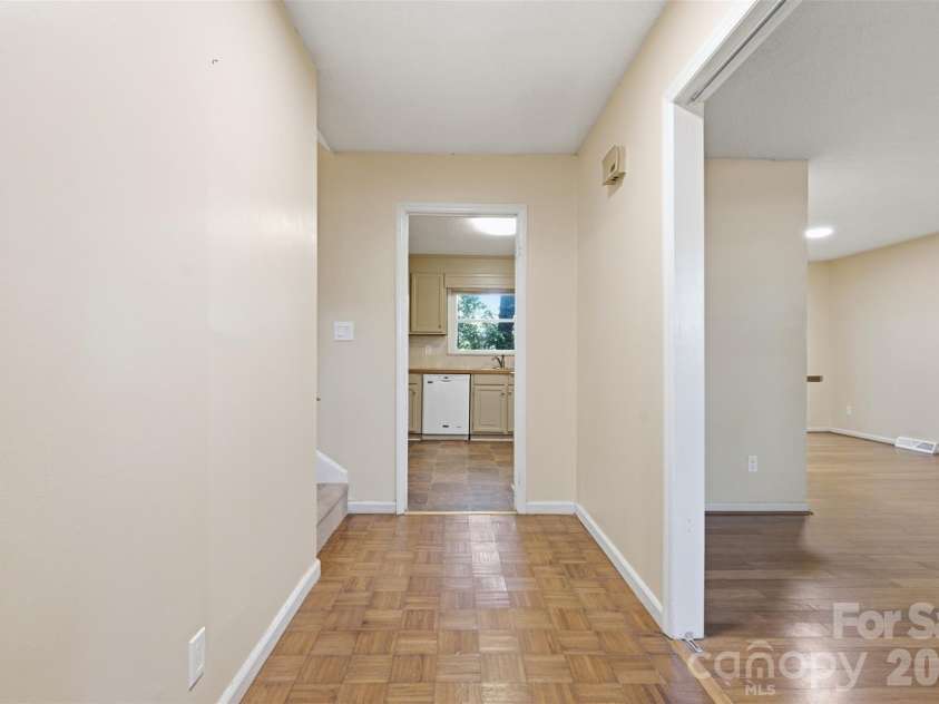 609 Old Farm Road, Statesville, NC 28625.  MLS# CAR4424264, YatesRealty ID 50680. 
