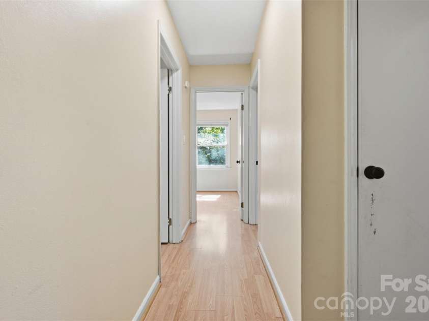 609 Old Farm Road, Statesville, NC 28625.  MLS# CAR4424264, YatesRealty ID 50680. 