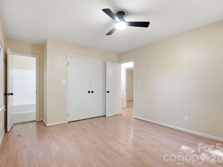 609 Old Farm Road, Statesville, NC 28625.  MLS# CAR4424264, YatesRealty ID 50680. 