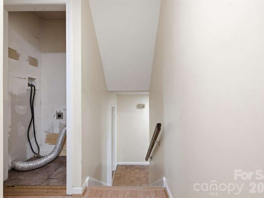 609 Old Farm Road, Statesville, NC 28625.  MLS# CAR4424264, YatesRealty ID 50680. 