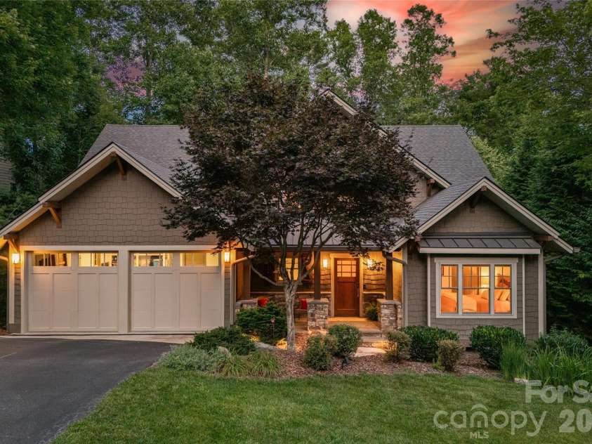 15 Owl Creek Lane, Fairview, NC 28730.  MLS# CAR4385269, YatesRealty ID 50681. 