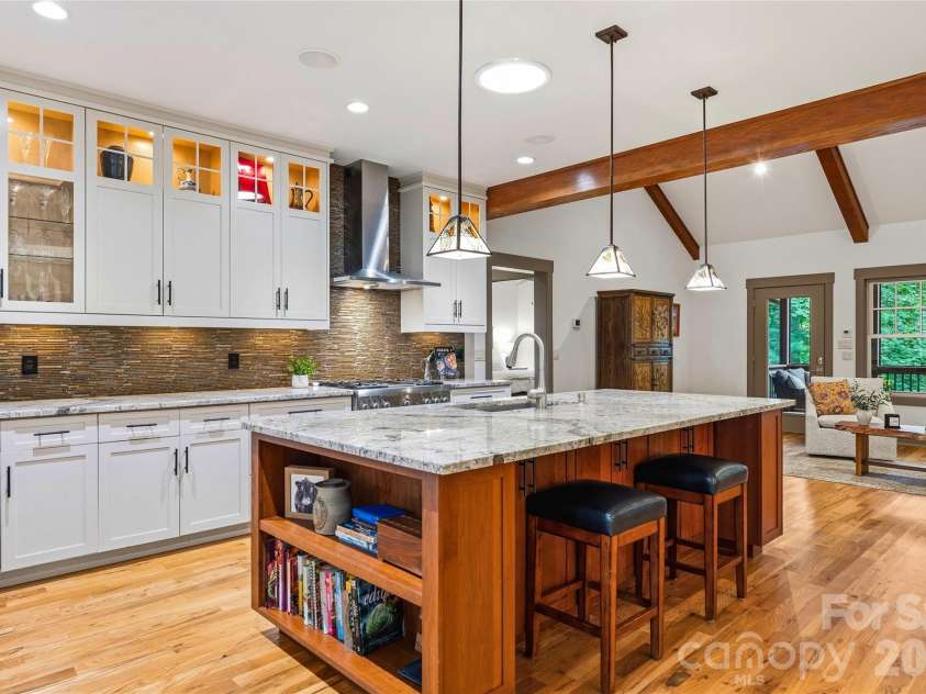 15 Owl Creek Lane, Fairview, NC 28730.  MLS# CAR4385269, YatesRealty ID 50681. 