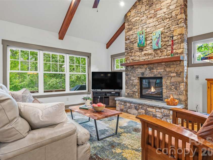 15 Owl Creek Lane, Fairview, NC 28730.  MLS# CAR4385269, YatesRealty ID 50681. 