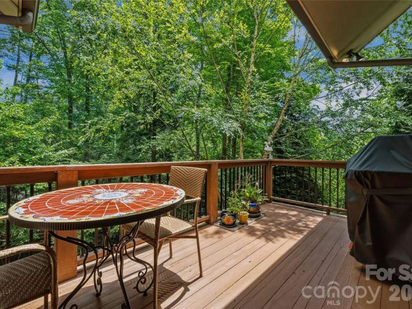 15 Owl Creek Lane, Fairview, NC 28730.  MLS# CAR4385269, YatesRealty ID 50681. 