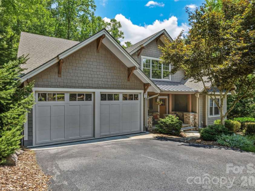 15 Owl Creek Lane, Fairview, NC 28730.  MLS# CAR4385269, YatesRealty ID 50681. 