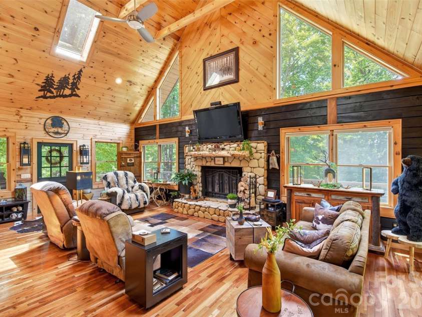 87 Ali Avenue, Bakersville, NC 28705.  MLS# CAR4393255, YatesRealty ID 50682. 