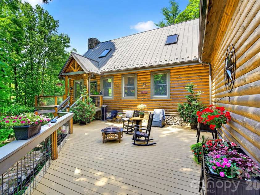 87 Ali Avenue, Bakersville, NC 28705.  MLS# CAR4393255, YatesRealty ID 50682. 