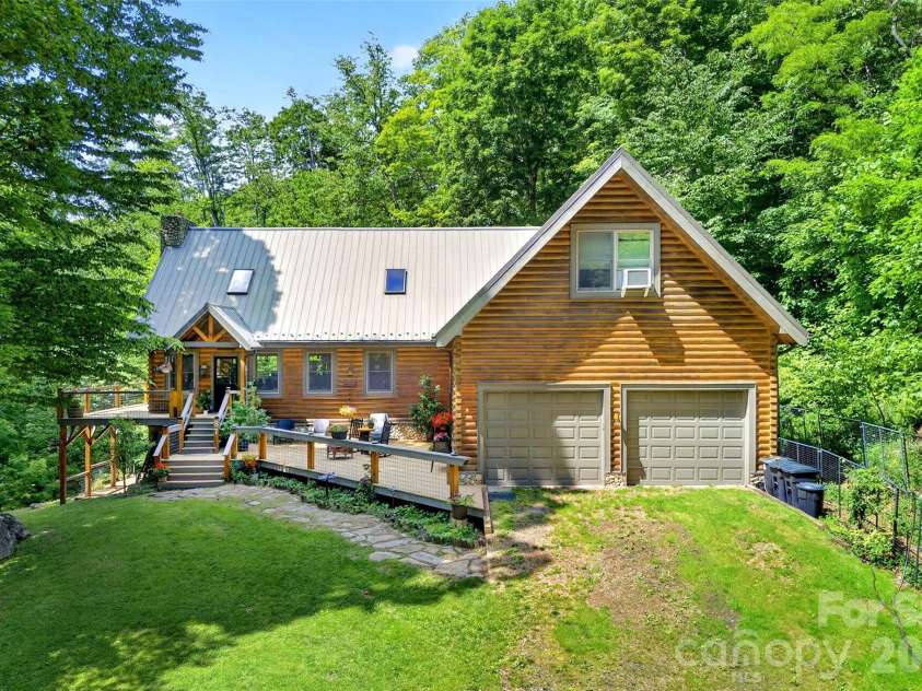 87 Ali Avenue, Bakersville, NC 28705.  MLS# CAR4393255, YatesRealty ID 50682. 