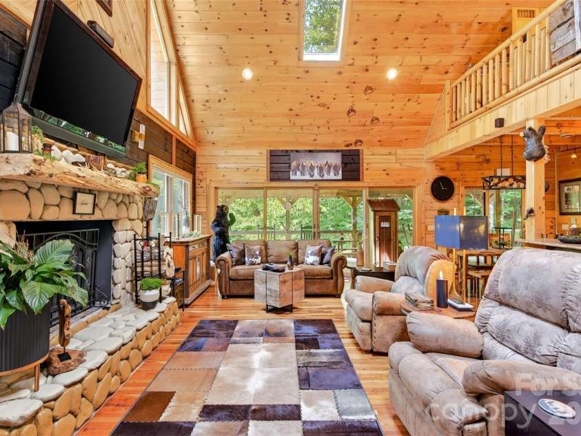 87 Ali Avenue, Bakersville, NC 28705.  MLS# CAR4393255, YatesRealty ID 50682. 
