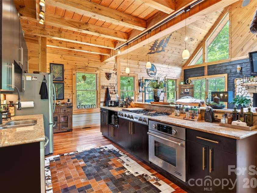 87 Ali Avenue, Bakersville, NC 28705.  MLS# CAR4393255, YatesRealty ID 50682. 