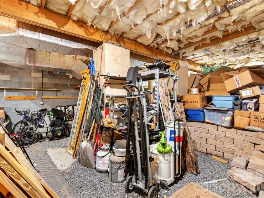 87 Ali Avenue, Bakersville, NC 28705.  MLS# CAR4393255, YatesRealty ID 50682. 