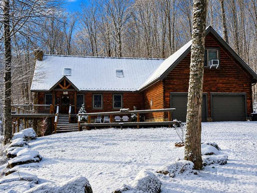 87 Ali Avenue, Bakersville, NC 28705.  MLS# CAR4393255, YatesRealty ID 50682. 