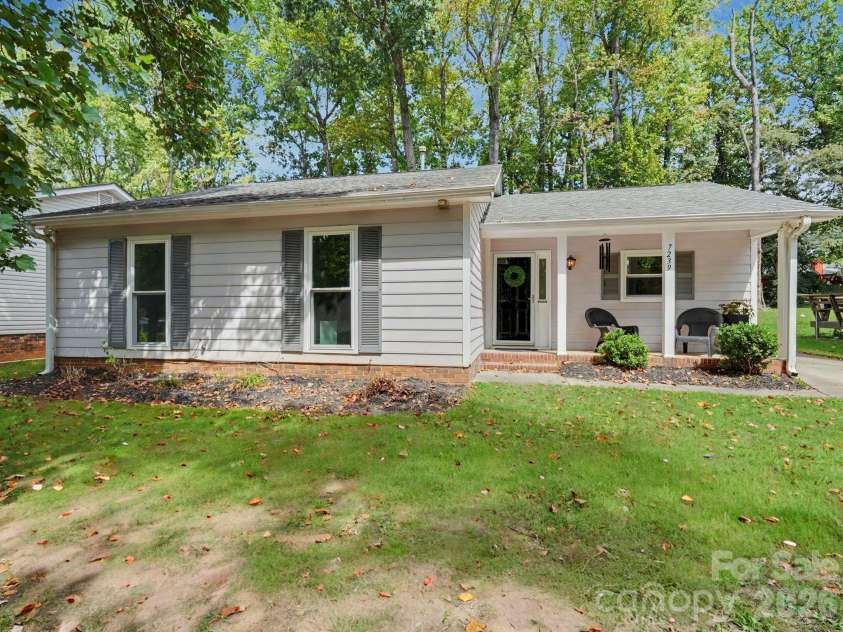 7239 Lockmont Drive, Charlotte, NC 28212.  MLS# CAR4424249, YatesRealty ID 50685. 