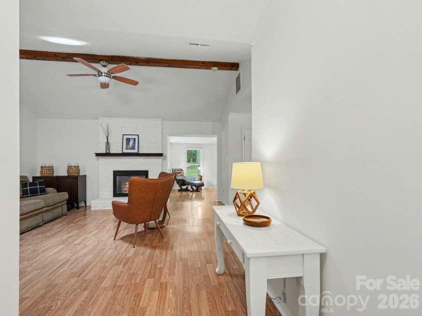 7239 Lockmont Drive, Charlotte, NC 28212.  MLS# CAR4424249, YatesRealty ID 50685. 