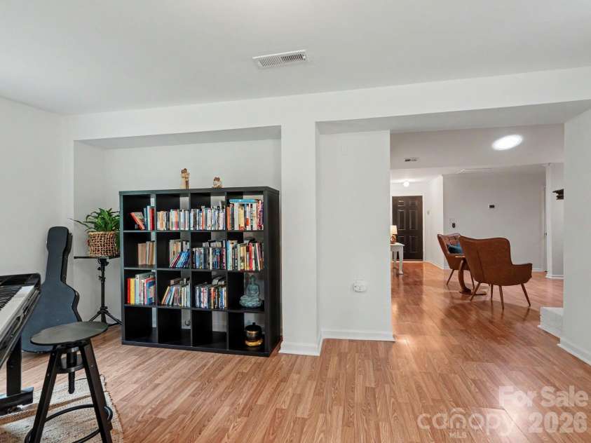 7239 Lockmont Drive, Charlotte, NC 28212.  MLS# CAR4424249, YatesRealty ID 50685. 