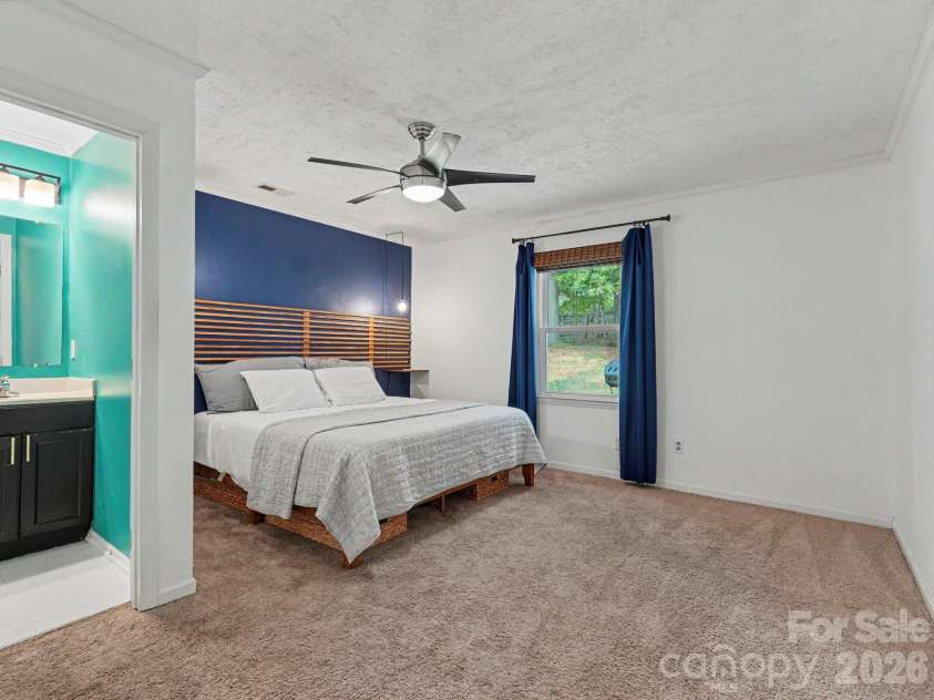 7239 Lockmont Drive, Charlotte, NC 28212.  MLS# CAR4424249, YatesRealty ID 50685. 
