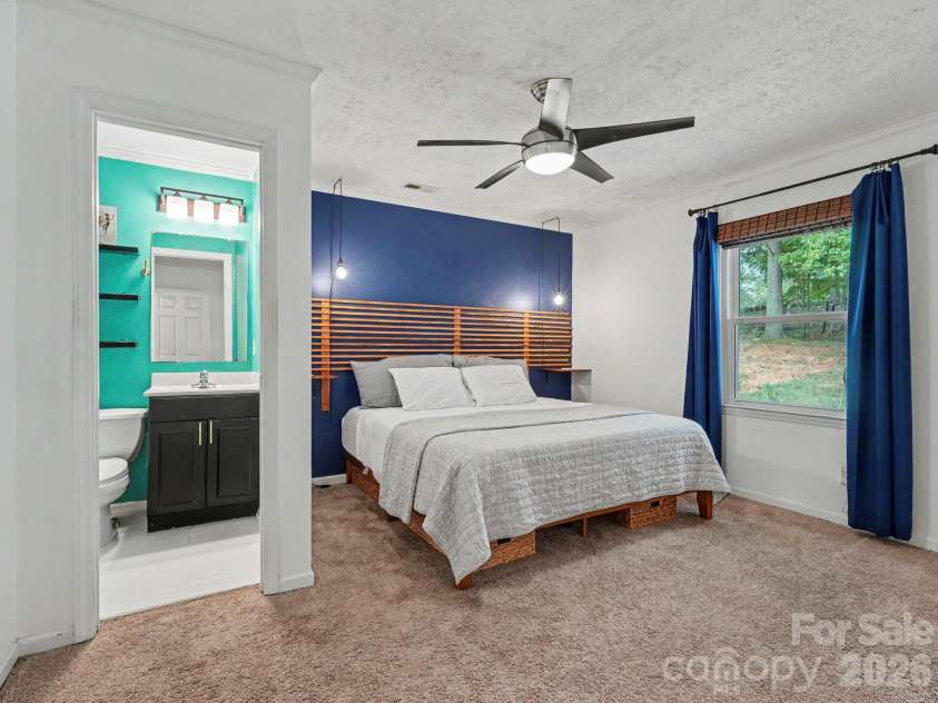 7239 Lockmont Drive, Charlotte, NC 28212.  MLS# CAR4424249, YatesRealty ID 50685. 
