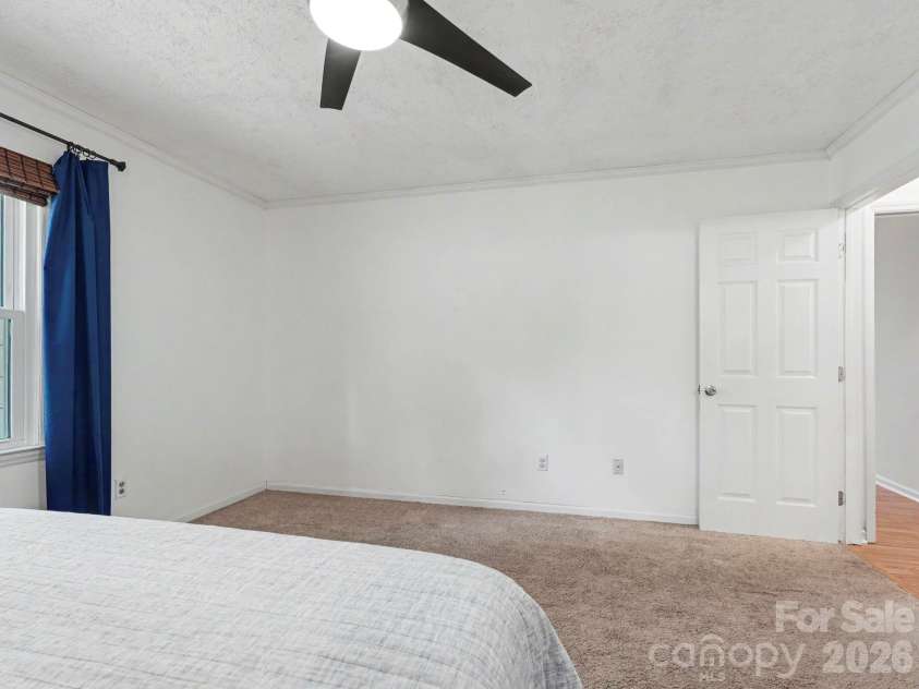7239 Lockmont Drive, Charlotte, NC 28212.  MLS# CAR4424249, YatesRealty ID 50685. 