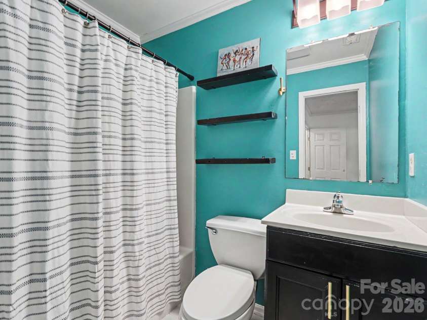 7239 Lockmont Drive, Charlotte, NC 28212.  MLS# CAR4424249, YatesRealty ID 50685. 