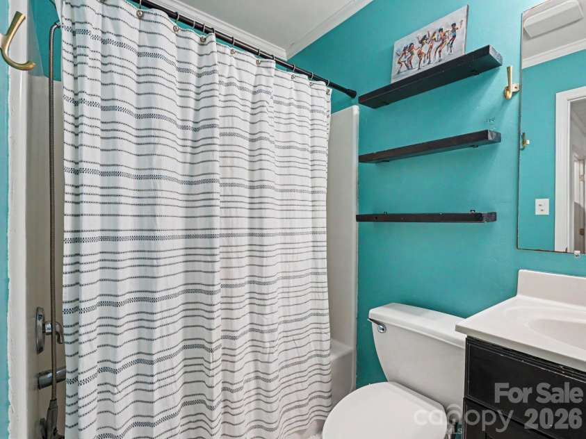 7239 Lockmont Drive, Charlotte, NC 28212.  MLS# CAR4424249, YatesRealty ID 50685. 