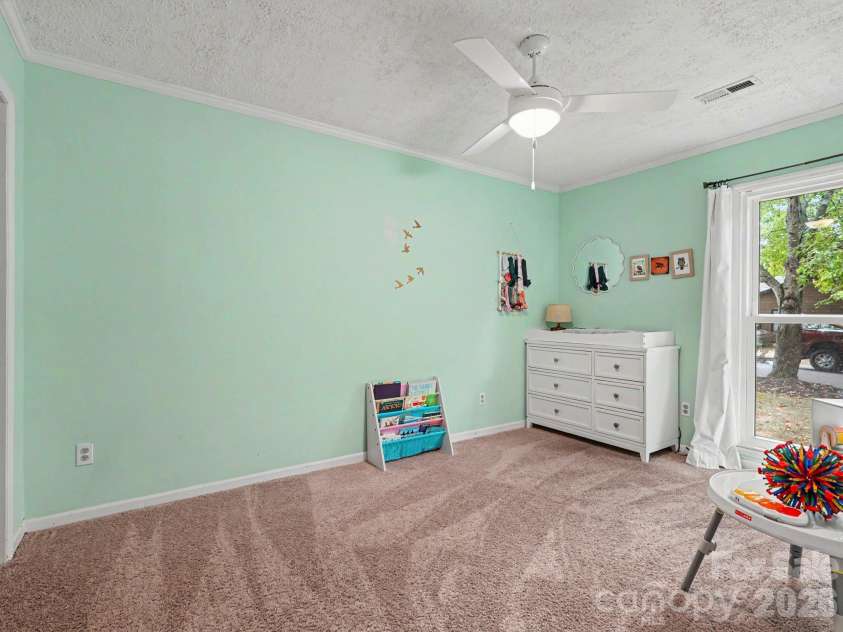 7239 Lockmont Drive, Charlotte, NC 28212.  MLS# CAR4424249, YatesRealty ID 50685. 