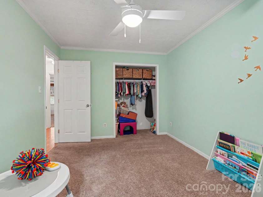 7239 Lockmont Drive, Charlotte, NC 28212.  MLS# CAR4424249, YatesRealty ID 50685. 