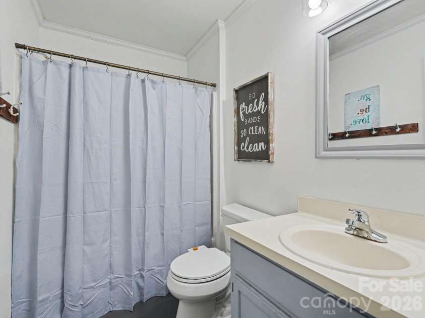 7239 Lockmont Drive, Charlotte, NC 28212.  MLS# CAR4424249, YatesRealty ID 50685. 